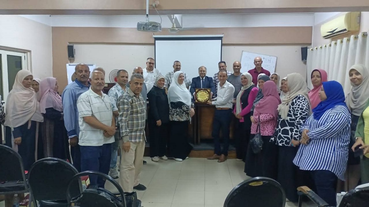 دموع ووفاء في وداع وكيل وزارة التضامن الاجتماعي